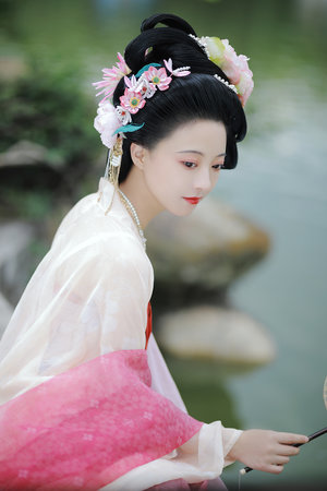亚洲欧美综合日韩字幕v在线