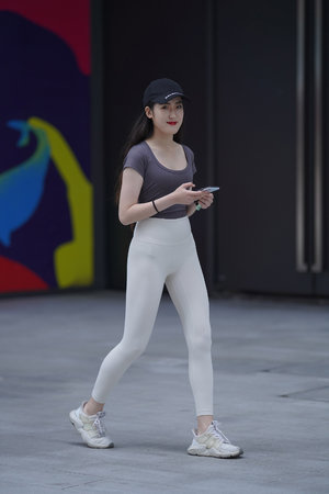 蛇女欲潮经典三级