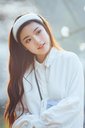 美女尿口无遮拦