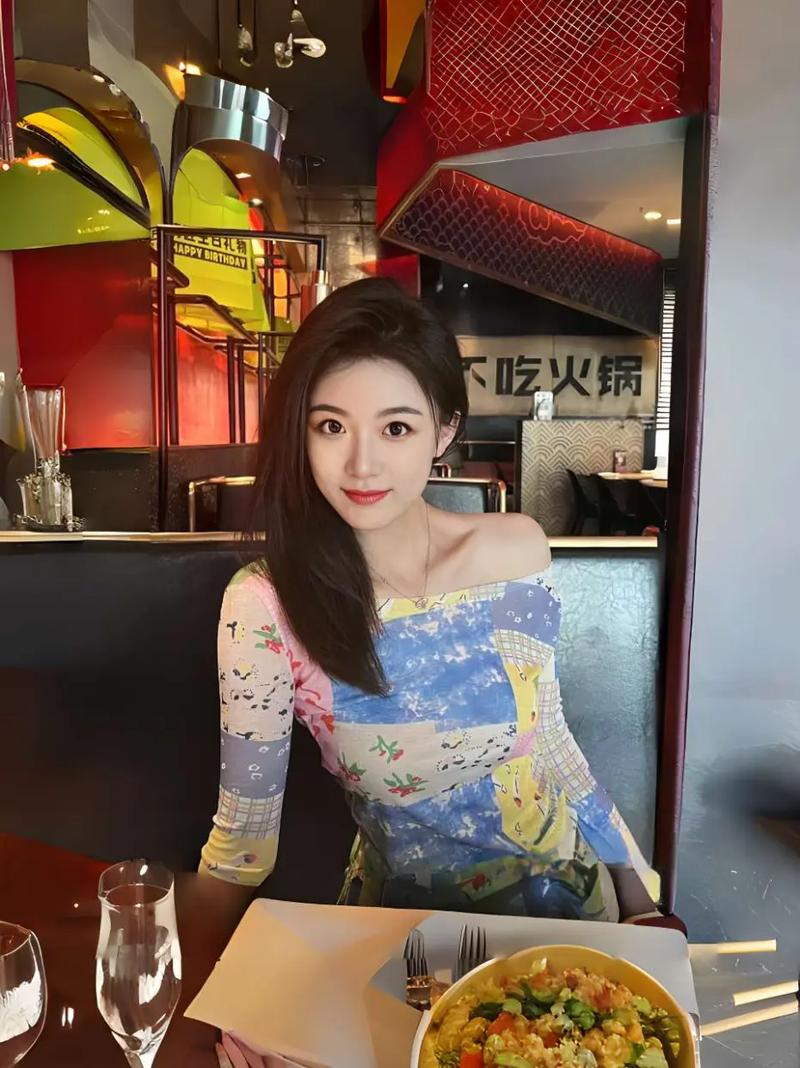 双飞调教极品身材姐妹花