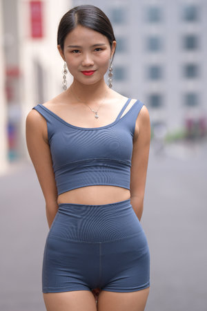 偷看18美女洗澡过程