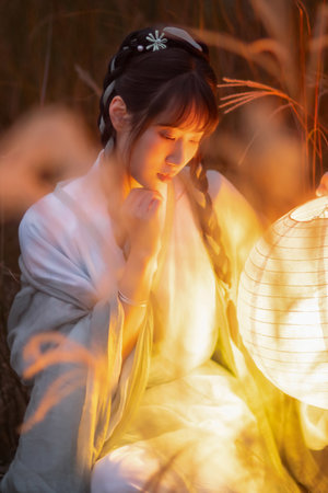 彩月あかり