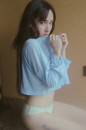 细腰左耳听禅