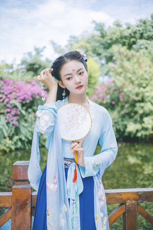 李尖尖和凌霄的第一次