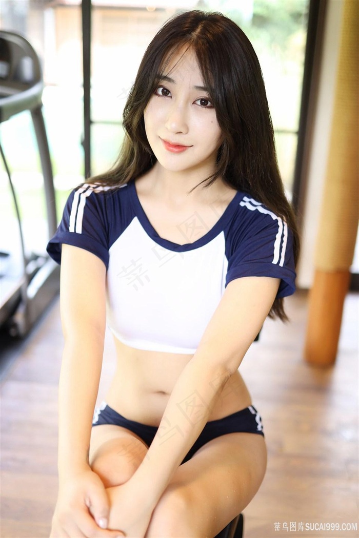 催眠控制同学的漂亮麻麻
