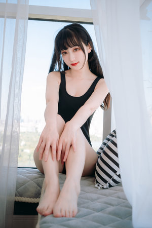 粉色蝴蝶逼美鲍鱼手指插穴揉搓阴蒂