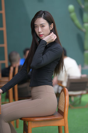 人与狗玩耍的禁忌图片