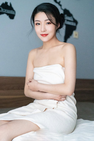 穿进万人迷文的我人设崩了谁是攻