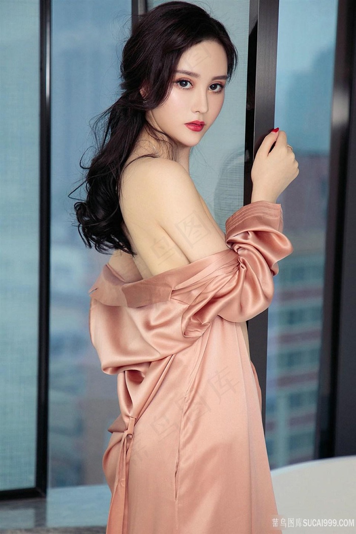 极品校花美女的粉嫩小缝隙