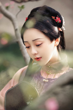 乱系列2裸睡的丹丹