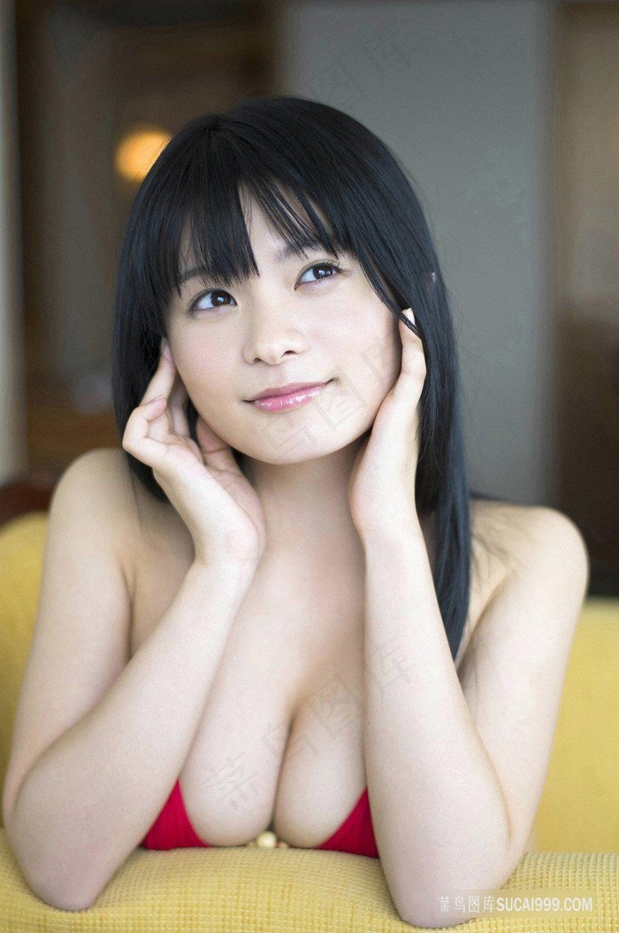 两女一个杯子啥意思